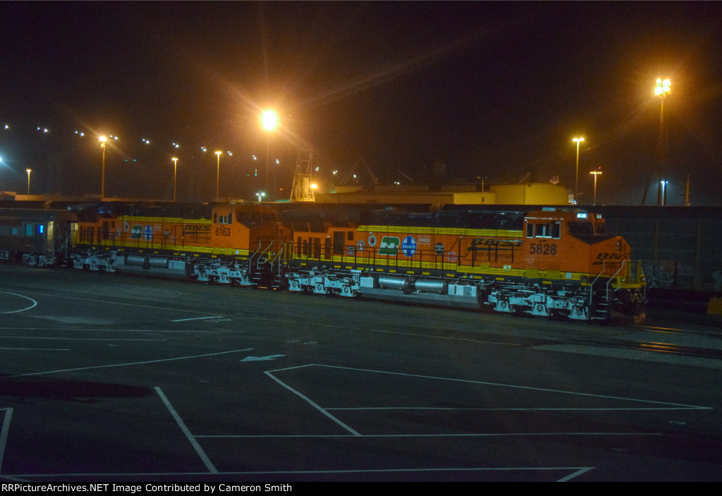 BNSF passing through Cameron